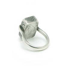 Malachite Embossed Silver Box Set Ring